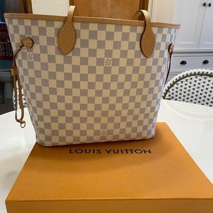 Louis Vuitton GM Damier Azur neverfull. White
